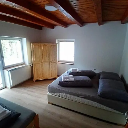 Friends House Suzid Apartment *